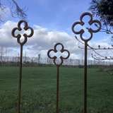 SET OF 3 TALL RUSTY 1.5 METRE METAL LUCKY CLOVER GOTHIC PLANT SUPPORTS GARDEN STAKES