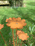 RUSTY METAL GARDEN FLOWER SPRAY STAKE