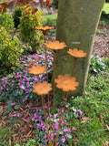 RUSTY METAL GARDEN FLOWER SPRAY STAKE