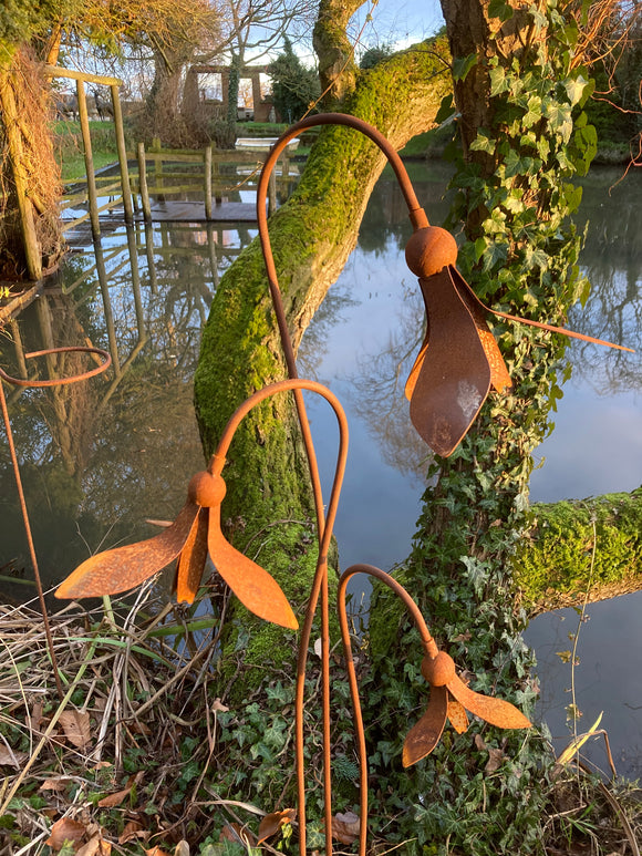 SET OF 3 RUSTY METAL SNOWDROP SCULPTURES GARDEN STAKES