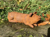 METAL RUSTY CAST IRON LYING PIGLET / PIG STATUE GARDEN ORNAMENT