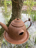 RUSTY METAL HANGING TEAPOT STYLE BIRD HOUSE / FEEDER GARDEN ORNAMENT