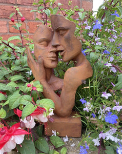 METAL RUSTY CAST IRON ‘LOVERS’ BUST MODERN ART COUPLE STATUE GARDEN ORNAMENT