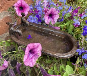 SMALL METAL CAST IRON BATH TUB STYLE BIRD BATH / FEEDER STATUE GARDEN ORNAMENT