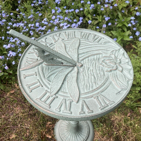 CAST IRON DRAGONFLY LOTUS FLOWER SUNDIAL GARDEN ORNAMENT GIFT