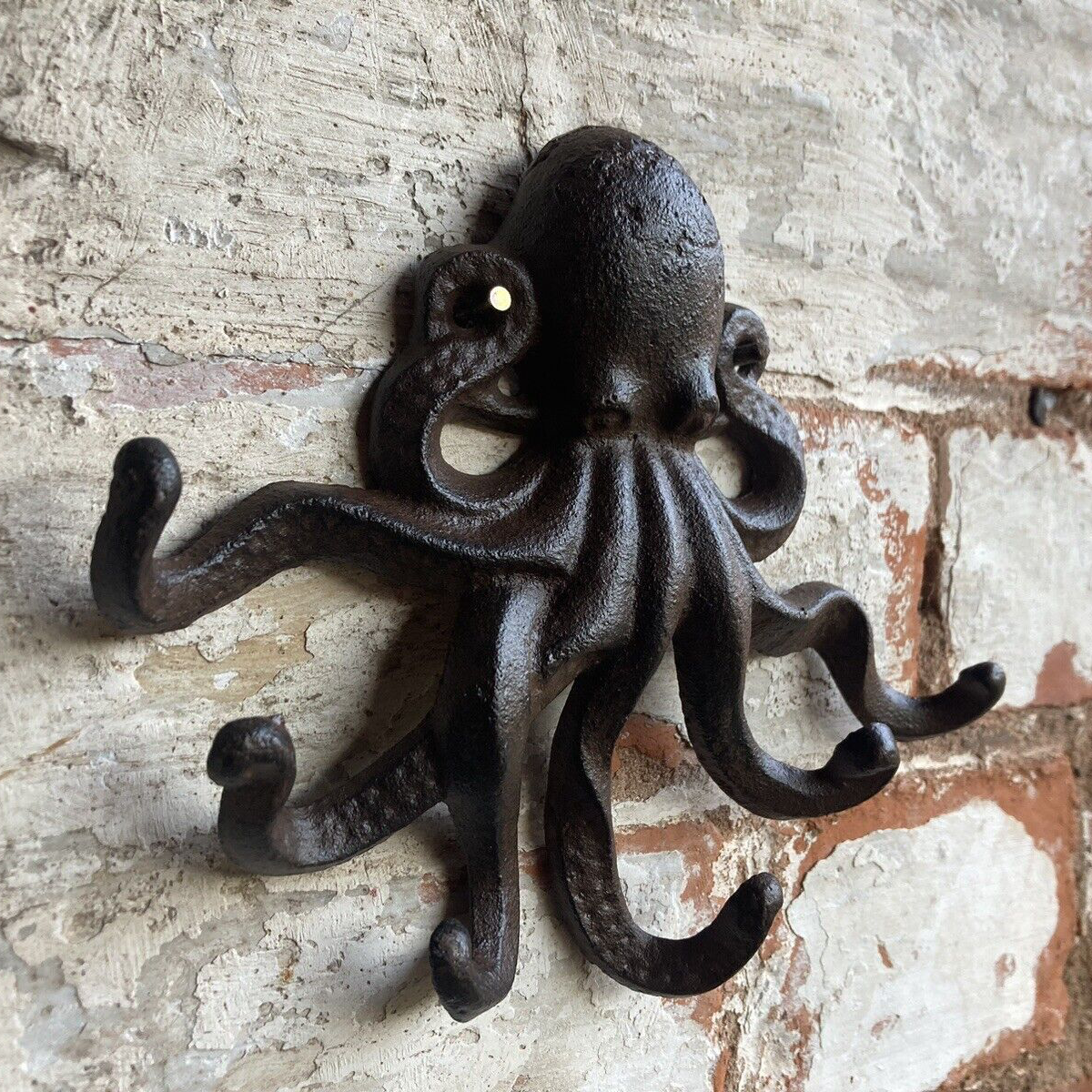 BROWN CAST IRON METAL OCTOPUS HOOK – Ferney Heyes Garden Products