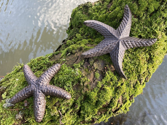 SET OF 2 METAL SMALL CAST IRON STAR FISH POND STATUE GARDEN ORNAMENTS