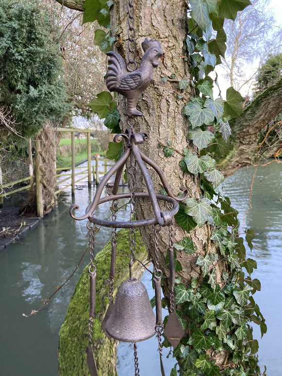 METAL HANGING COCKEREL WIND CHIME BELL GARDEN ORNAMENT DECOR