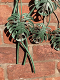 COLOURED GREEN METAL HANGING MONSTERA LEAF WALL ART PLAQUE HANGING DECOR
