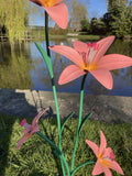 COLOURED METAL PINK LILY FLOWER CLUSTER STAKE GARDEN ORNAMENT