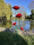 COLOURED METAL RED ROSE FLOWER CLUSTER STAKE GARDEN ORNAMENT