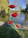 COLOURED METAL RED ROSE FLOWER CLUSTER STAKE GARDEN ORNAMENT