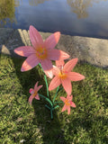 COLOURED METAL PINK LILY FLOWER CLUSTER STAKE GARDEN ORNAMENT