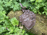 SMALL METAL CAST IRON BIRD ON ACORN LEAF BIRD BATH / FEEDER GARDEN ORNAMENT