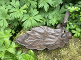 SMALL METAL CAST IRON BIRD ON ACORN LEAF BIRD BATH / FEEDER GARDEN ORNAMENT