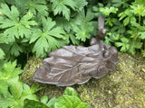 SMALL METAL CAST IRON BIRD ON ACORN LEAF BIRD BATH / FEEDER GARDEN ORNAMENT