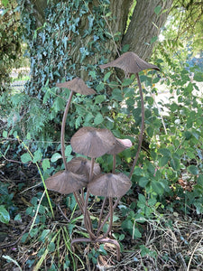 METAL TOADSTOOL CLUSTER MUSHROOM GARDEN STAKE