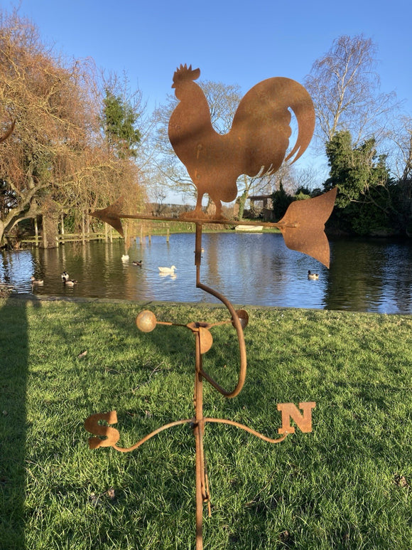 METAL GARDEN RUSTY COCKEREL WEATHERVANE WIND SPINNER STAKE ORNAMENT