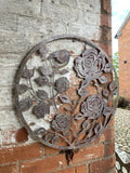 COLOURED METAL  ROBIN / ROSES WALL PLAQUE HANGING GARDEN ORNAMENT.