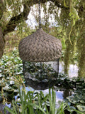 HANGING ACORN BIRD FEEDER GARDEN ORNAMENT.