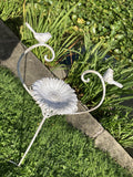 RUSTIC WHITE METAL BIRD FEEDER FLOWER STAKE GARDEN SUPPORT BIRD BATH