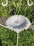 RUSTIC WHITE METAL BIRD FEEDER FLOWER STAKE GARDEN SUPPORT BIRD BATH
