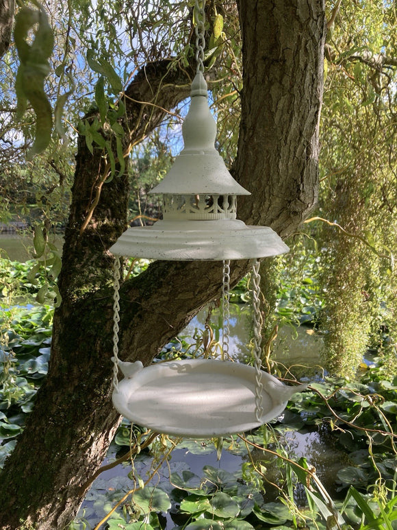 RUSTY METAL HANGING WHITE BIRD FEEDER GARDEN ORNAMENT