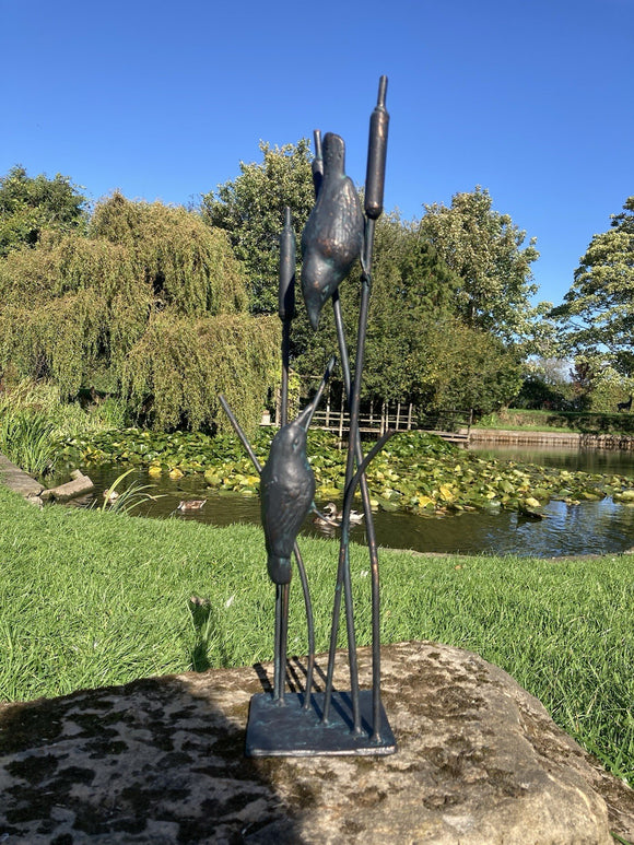 METAL CAST ALUMINIUM BIRDS IN REEDS  STATUE GARDEN ORNAMENT