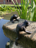 PAIR OF SMALL CAST IRON METAL SHELF HANGING FROG STATUE GARDEN ORNAMENTS