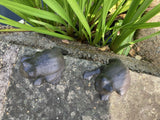 PAIR OF SMALL CAST IRON METAL SHELF HANGING FROG STATUE GARDEN ORNAMENTS