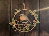 COLOURED METAL ROBIN & HOLLY FESTIVE WREATH WALL PLAQUE XMAS GARDEN ORNAMENT