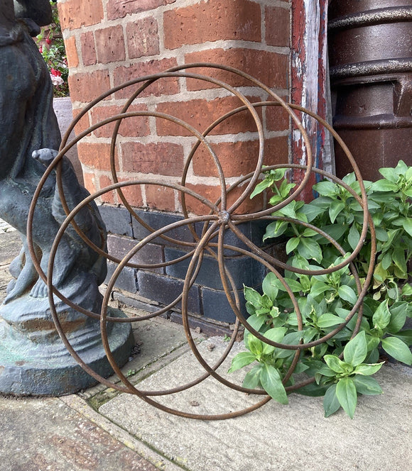 LARGE WROUGHT IRON METAL RUSTY GARDEN SCULPTURE DECORATIVE ORNAMENT STEEL