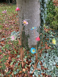 SET OF 2 COLOURED METAL DAISY FLOWER SPRAY STAKE GARDEN ORNAMENTS