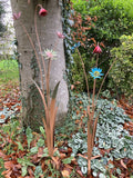 SET OF 2 COLOURED METAL DAISY FLOWER SPRAY STAKE GARDEN ORNAMENTS