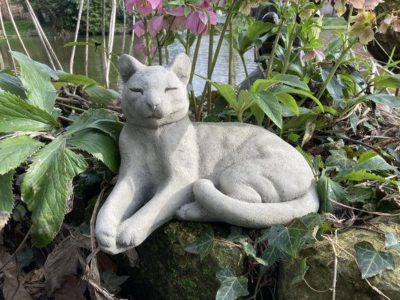 STONE GARDEN RECLINING CAT / LYING KITTEN ORNAMENT STATUE MEMORIAL FIGURE