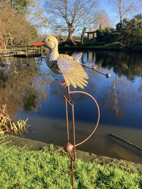 METAL ROCKING DUCK STAKE GARDEN DECORATION
