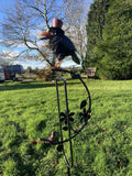 METAL ROCKING TOP HAT CROW BIRD STAKE GARDEN DECORATION