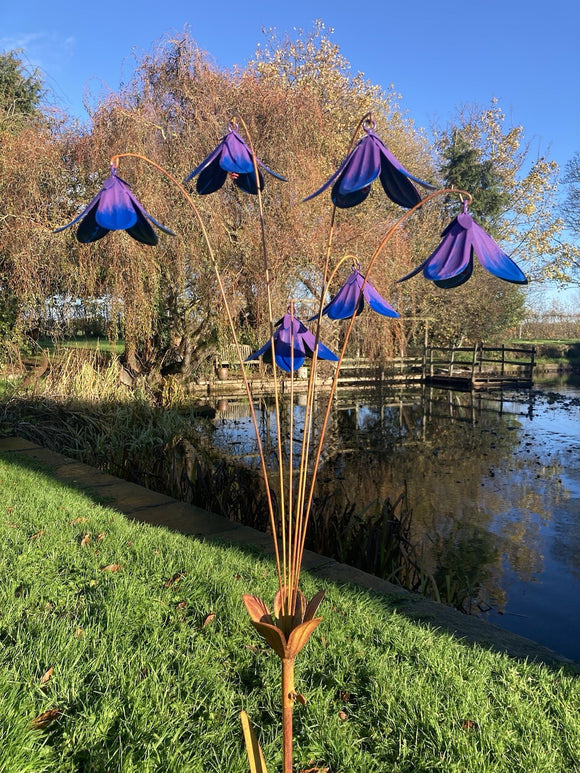 METAL PURPLE FLOWER SPRAY STAKE GARDEN ORNAMENT