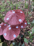 SPOTTY RED METAL TOADSTOOL / MUSHROOM 7 CLUSTER FAIRY STAKE GARDEN ORNAMENT