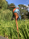 COLOURED METAL GARDEN KINGFISHER ON REED / BULRUSH PLANT STAKE POND ORNAMENT
