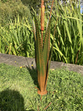 COLOURED METAL GARDEN KINGFISHER ON REED / BULRUSH PLANT STAKE POND ORNAMENT