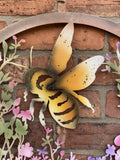 COLOURED METAL BEE / FLOWERS WALL PLAQUE HANGING GARDEN ORNAMENT