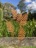 RUSTY METAL GARDEN FERN LEAF PLANT STAKE ORNAMENT SUPPORT DECORATION