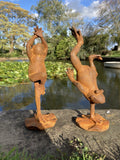 PAIR OF RUSTY METAL CAST IRON FROGS ON LILY PAD STATUE GARDEN ORNAMENTS 🐸