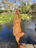 PAIR OF RUSTY METAL CAST IRON FROGS ON LILY PAD STATUE GARDEN ORNAMENTS 🐸