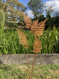 RUSTY METAL GARDEN FERN LEAF PLANT STAKE ORNAMENT SUPPORT DECORATION