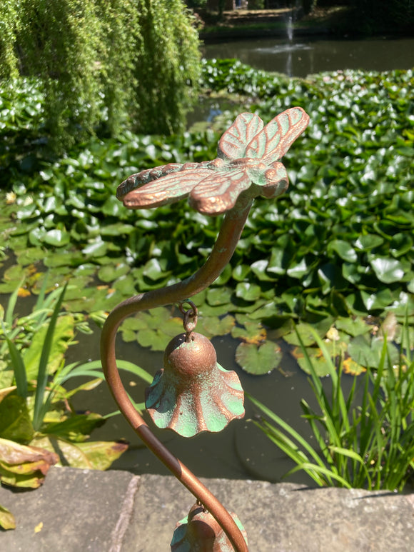 COPPER EFFECT METAL DRAGONFLY BELL FLOWER STAKE GARDEN SUPPORT / DECORATION