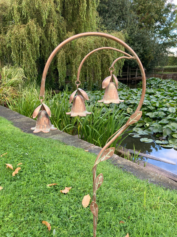 METAL SNOWDROP BELLS BIRD GARDEN STAKE DECORATION