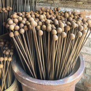 SET OF 20 RUSTY METAL BALL TOP GARDEN PLANT SUPPORTS STAKES