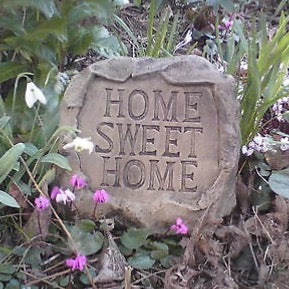 STONE GARDEN HOME SWEET HOME SIGN ROCK ORNAMENT